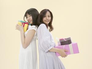 豊富な品揃えからブライダルネイルチップを探す